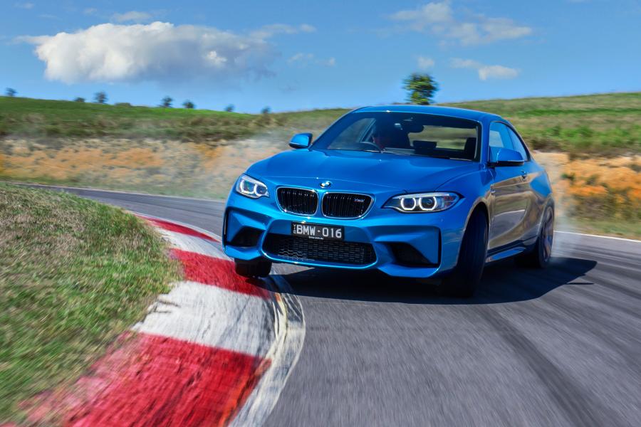  BMW M2 Coupe (F87) 2016 года  (AU) (фото 35 из 40)